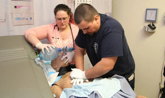 8 Must-Have Items for Building Essential Kits for Paramedic Students