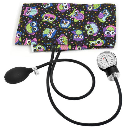 clinical aneroid sphygmomanometer with light patterned cuff